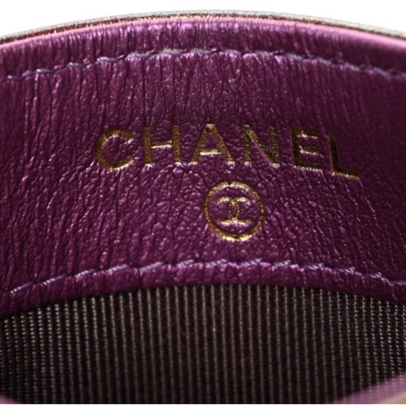 Authentic CHANEL Iridescent Lambskin Quilted Card Holder in purple. - Picture 3 of 8